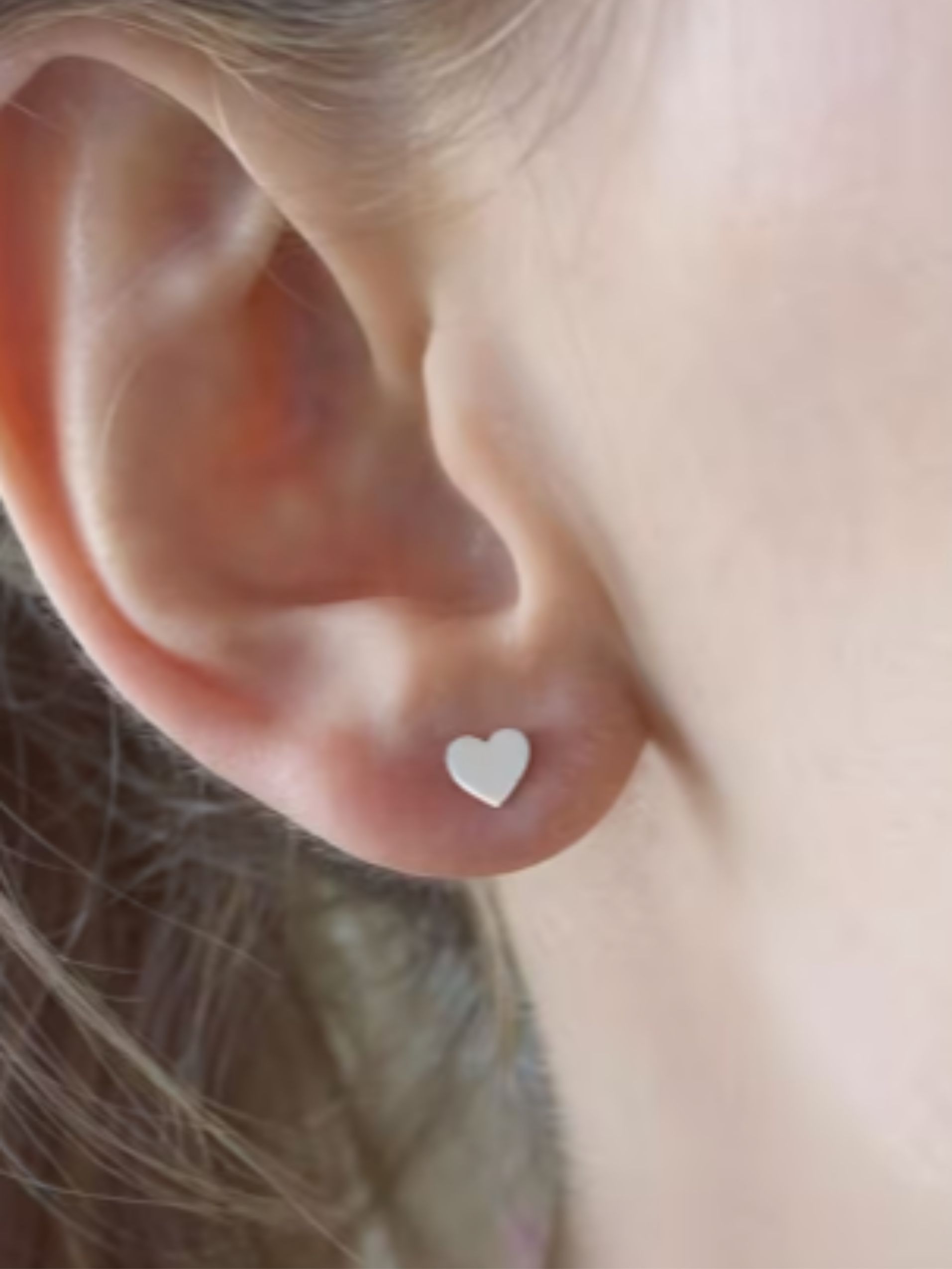 Stainless Steel Heart-Shaped Stud Earrings (Small)